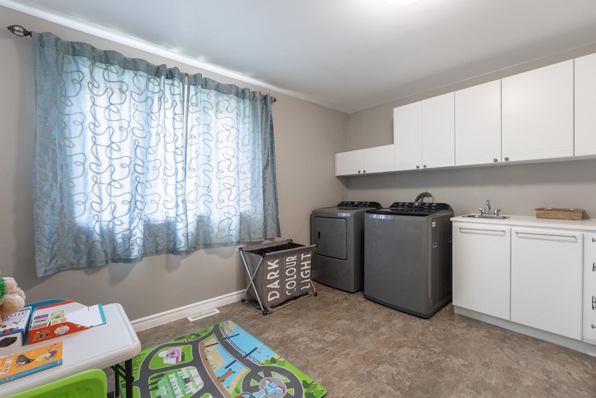 Comfortable Spacious House With Parking Brossard Exterior photo